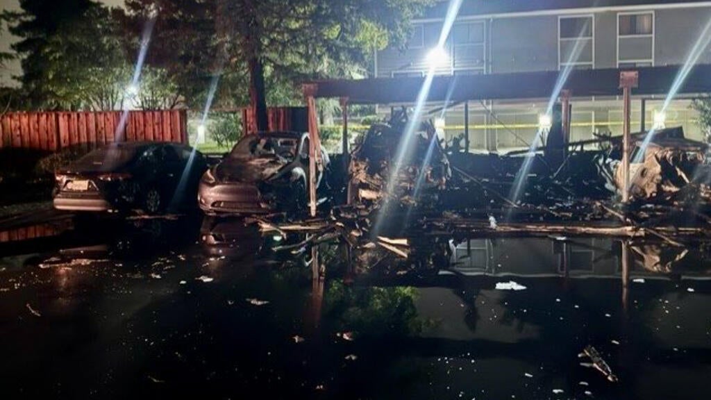 Overnight fire at San Jose housing complex damages more than 20 vehicles, carport — CBS Bay Area (KPIX), Lubbock Community news