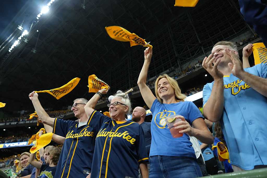 LIST: World Series shuttles and watch parties in SE Wisconsin — WISN 12 Milwaukee, Lubbock Sports news