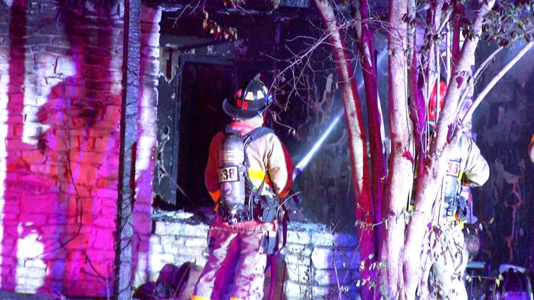 One person dies, another person and a dog rescued from Blakeley Drive house fire — KENS 5 (San Antonio), Lubbock Health news